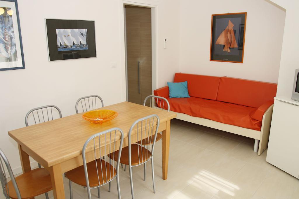 Residence Equilio Family Apartments 리도 디 예솔로 객실 사진