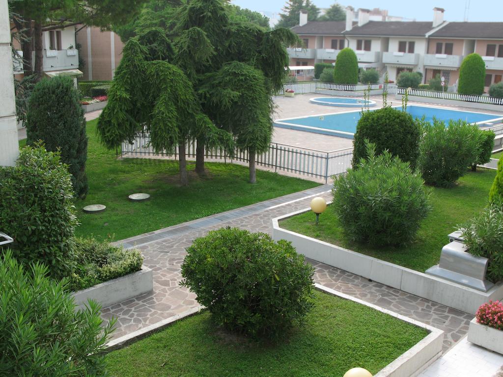 Residence Equilio Family Apartments 리도 디 예솔로 외부 사진